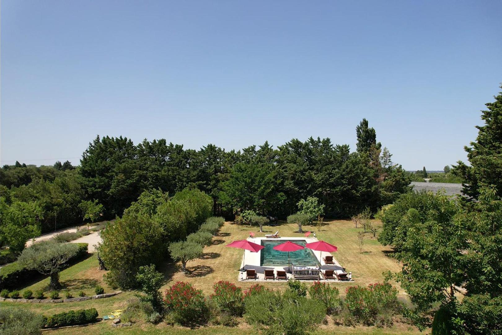 Superbe Mas Provençal 600m2 avec une Superbe Piscine Chauffée et très grand jardin 9000m2, situé au cœur du Luberon en campagne proche de L'Isle sur la Sorgue, 12 personnes, LS2-17 FIGNOULADO Cavaillon Extérieur photo