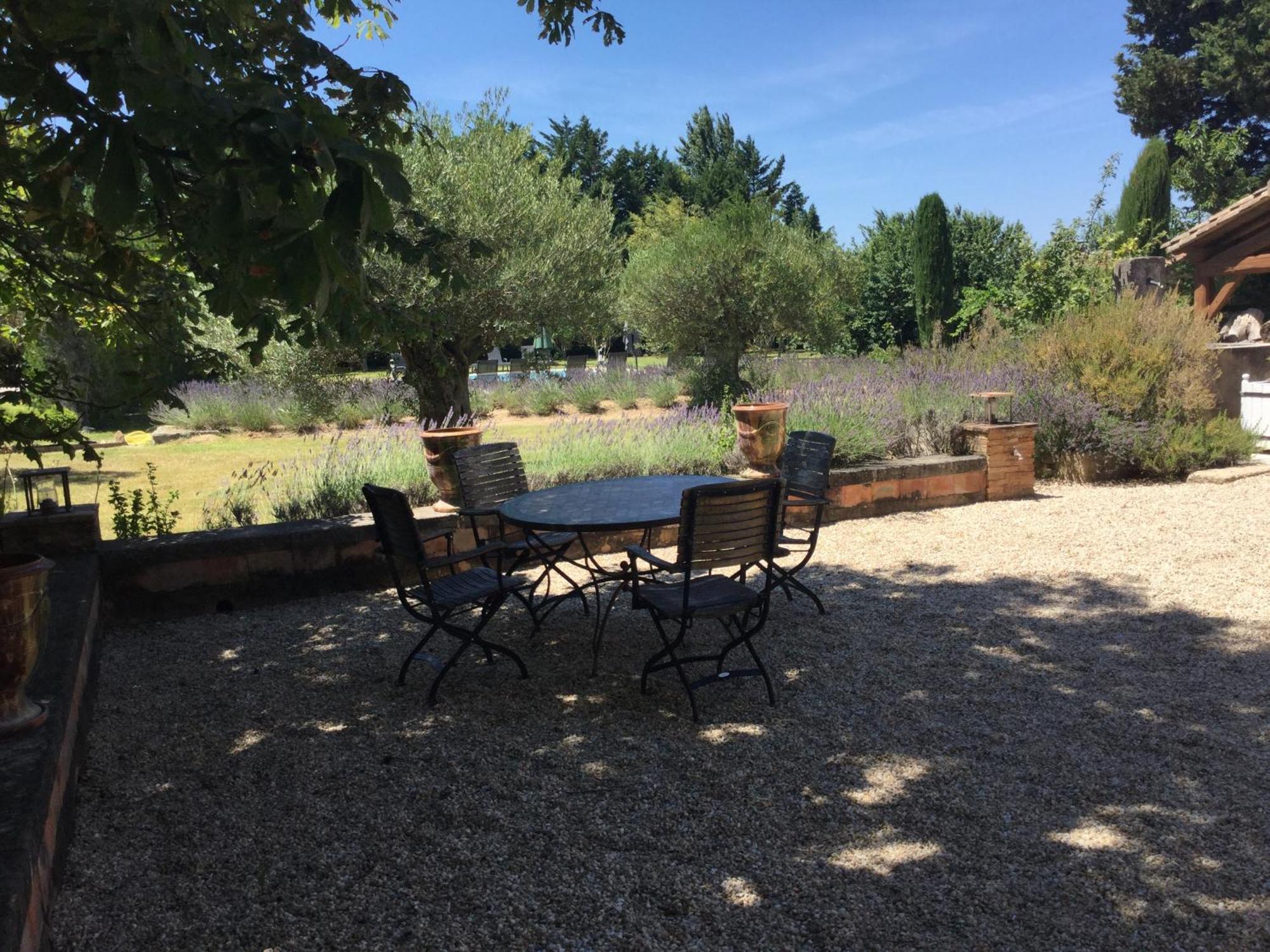 Superbe Mas Provençal 600m2 avec une Superbe Piscine Chauffée et très grand jardin 9000m2, situé au cœur du Luberon en campagne proche de L'Isle sur la Sorgue, 12 personnes, LS2-17 FIGNOULADO Cavaillon Extérieur photo