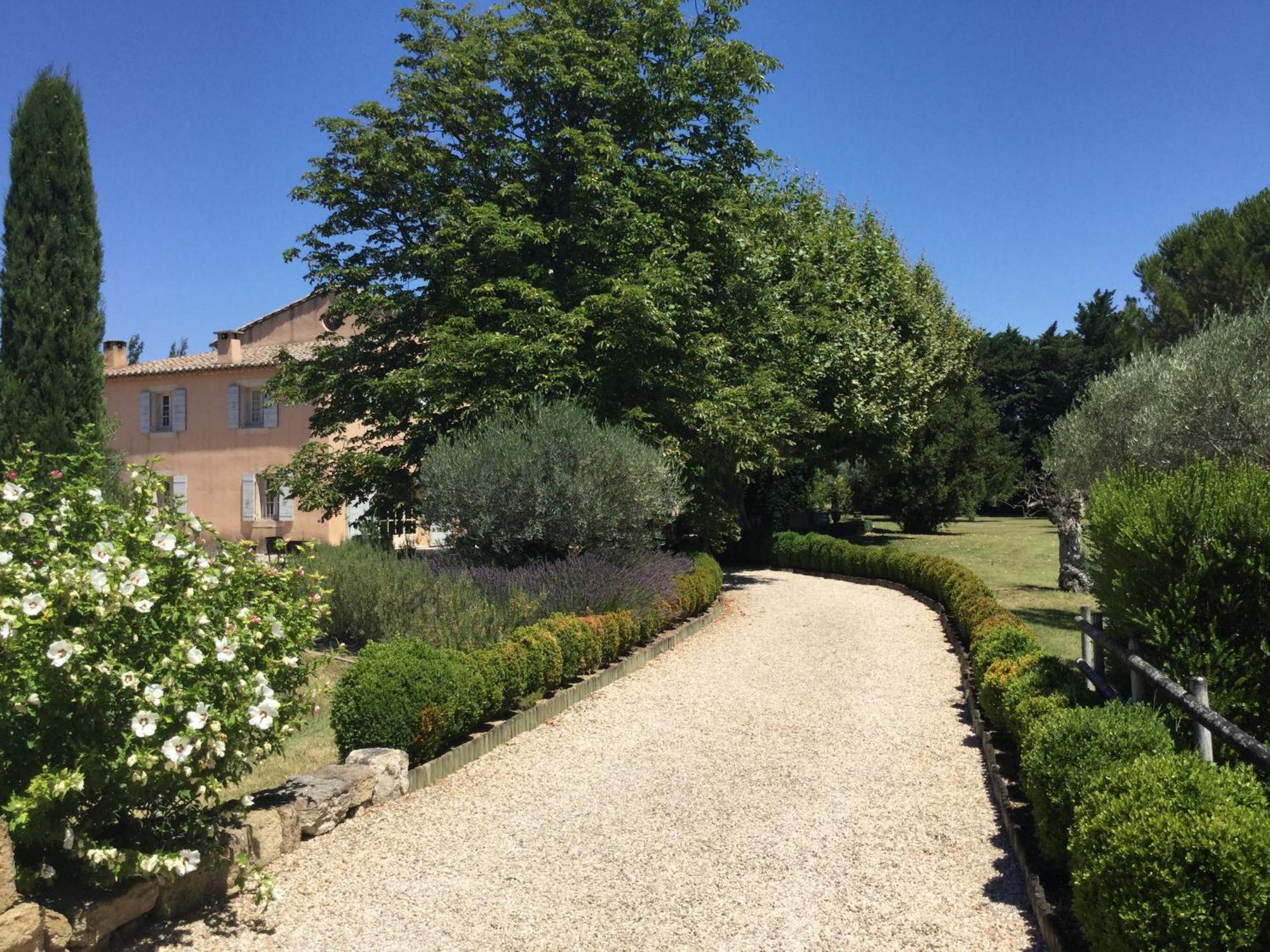 Superbe Mas Provençal 600m2 avec une Superbe Piscine Chauffée et très grand jardin 9000m2, situé au cœur du Luberon en campagne proche de L'Isle sur la Sorgue, 12 personnes, LS2-17 FIGNOULADO Cavaillon Extérieur photo