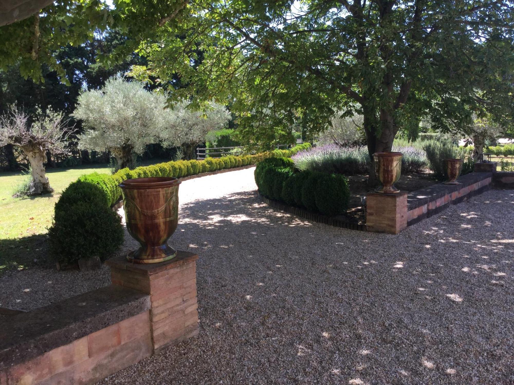 Superbe Mas Provençal 600m2 avec une Superbe Piscine Chauffée et très grand jardin 9000m2, situé au cœur du Luberon en campagne proche de L'Isle sur la Sorgue, 12 personnes, LS2-17 FIGNOULADO Cavaillon Extérieur photo