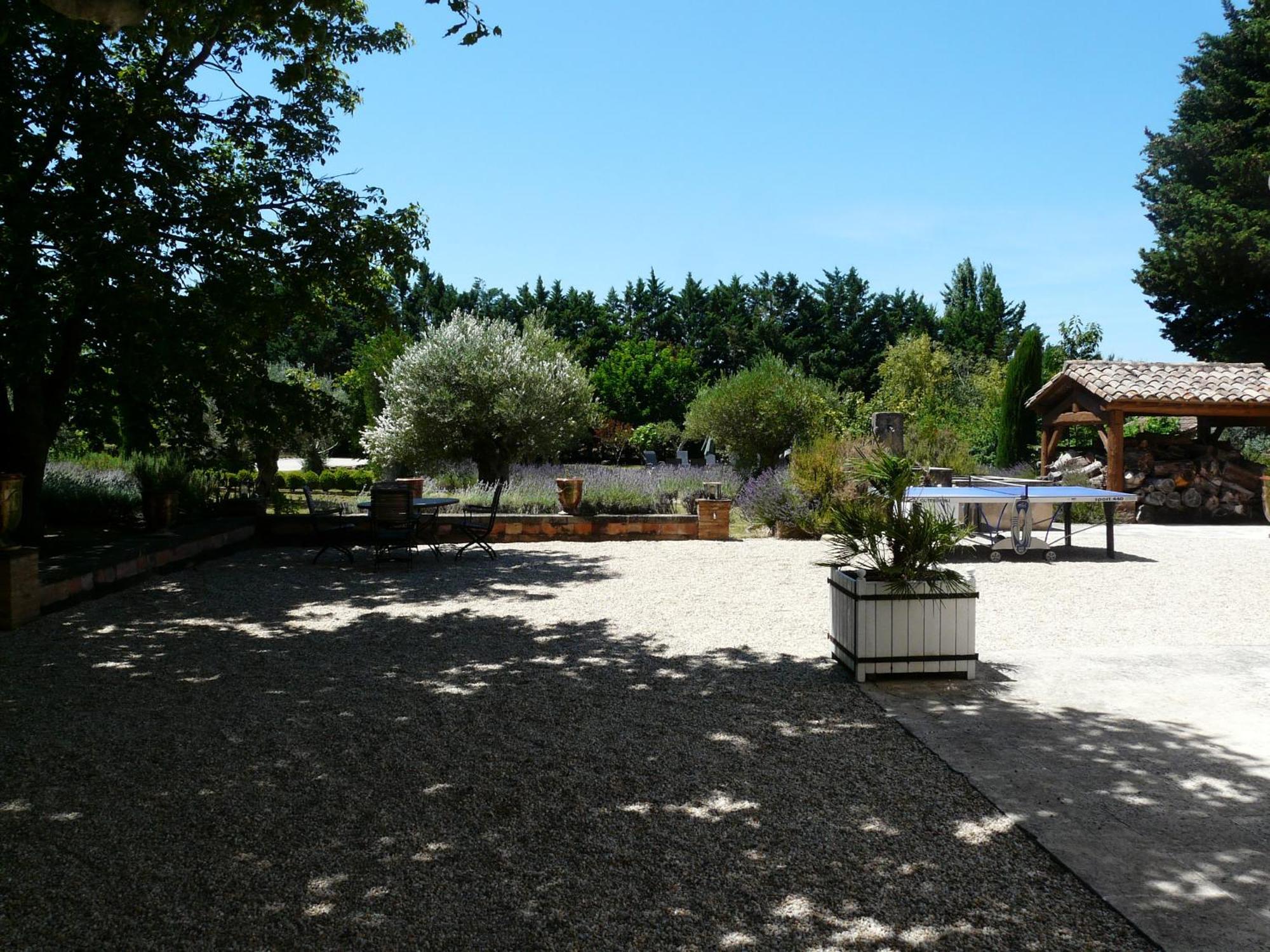 Superbe Mas Provençal 600m2 avec une Superbe Piscine Chauffée et très grand jardin 9000m2, situé au cœur du Luberon en campagne proche de L'Isle sur la Sorgue, 12 personnes, LS2-17 FIGNOULADO Cavaillon Extérieur photo