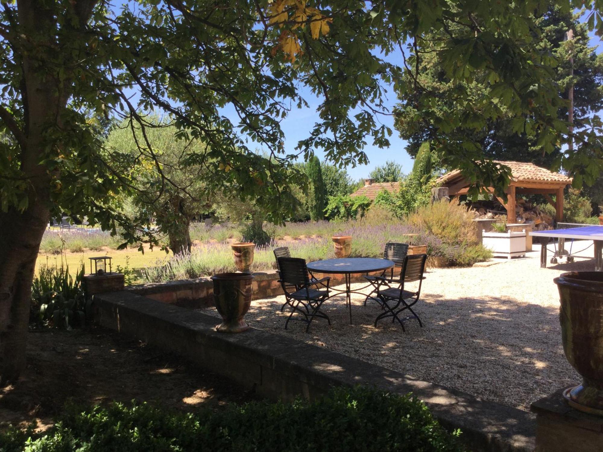 Superbe Mas Provençal 600m2 avec une Superbe Piscine Chauffée et très grand jardin 9000m2, situé au cœur du Luberon en campagne proche de L'Isle sur la Sorgue, 12 personnes, LS2-17 FIGNOULADO Cavaillon Extérieur photo