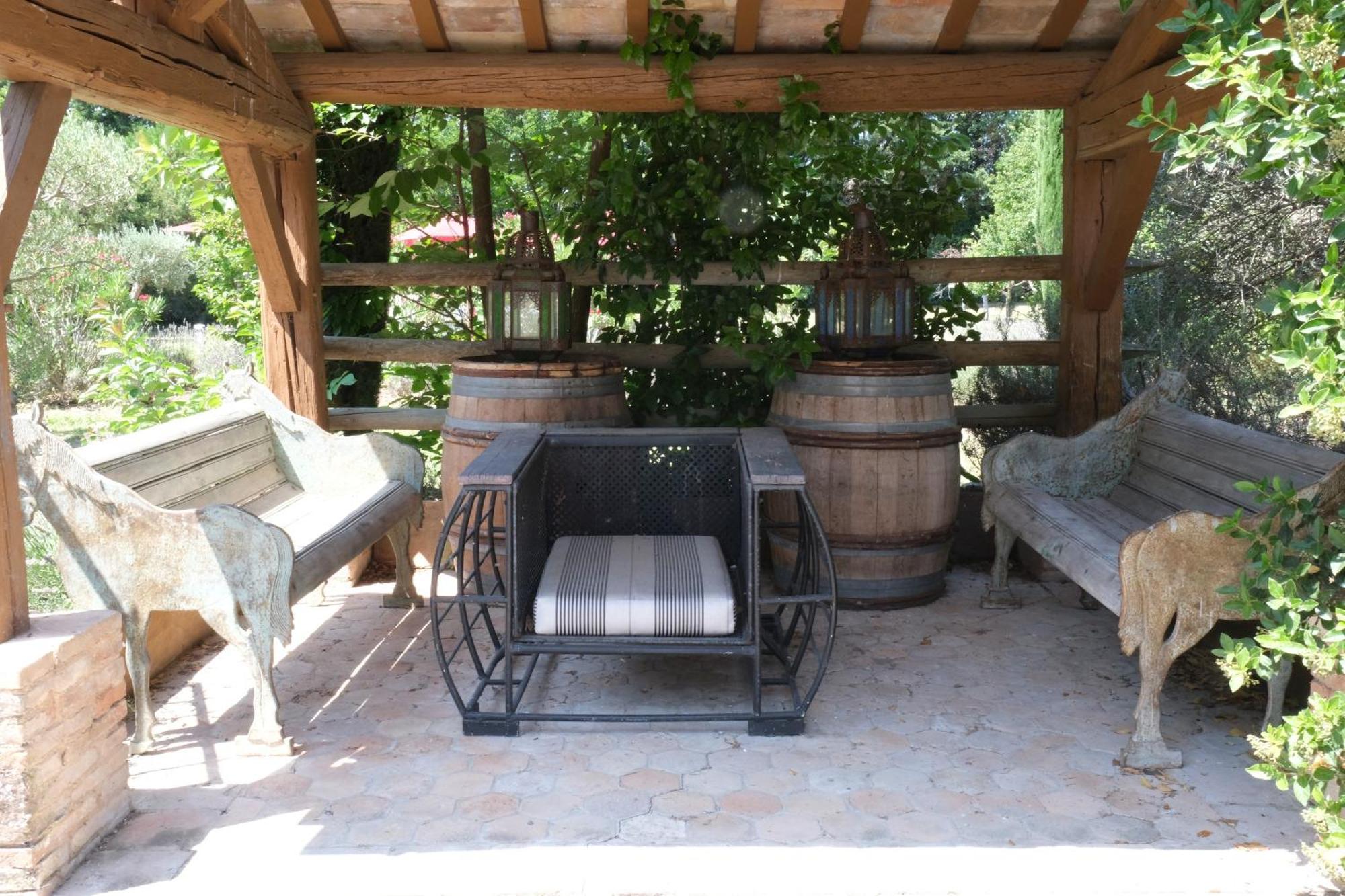 Superbe Mas Provençal 600m2 avec une Superbe Piscine Chauffée et très grand jardin 9000m2, situé au cœur du Luberon en campagne proche de L'Isle sur la Sorgue, 12 personnes, LS2-17 FIGNOULADO Cavaillon Extérieur photo