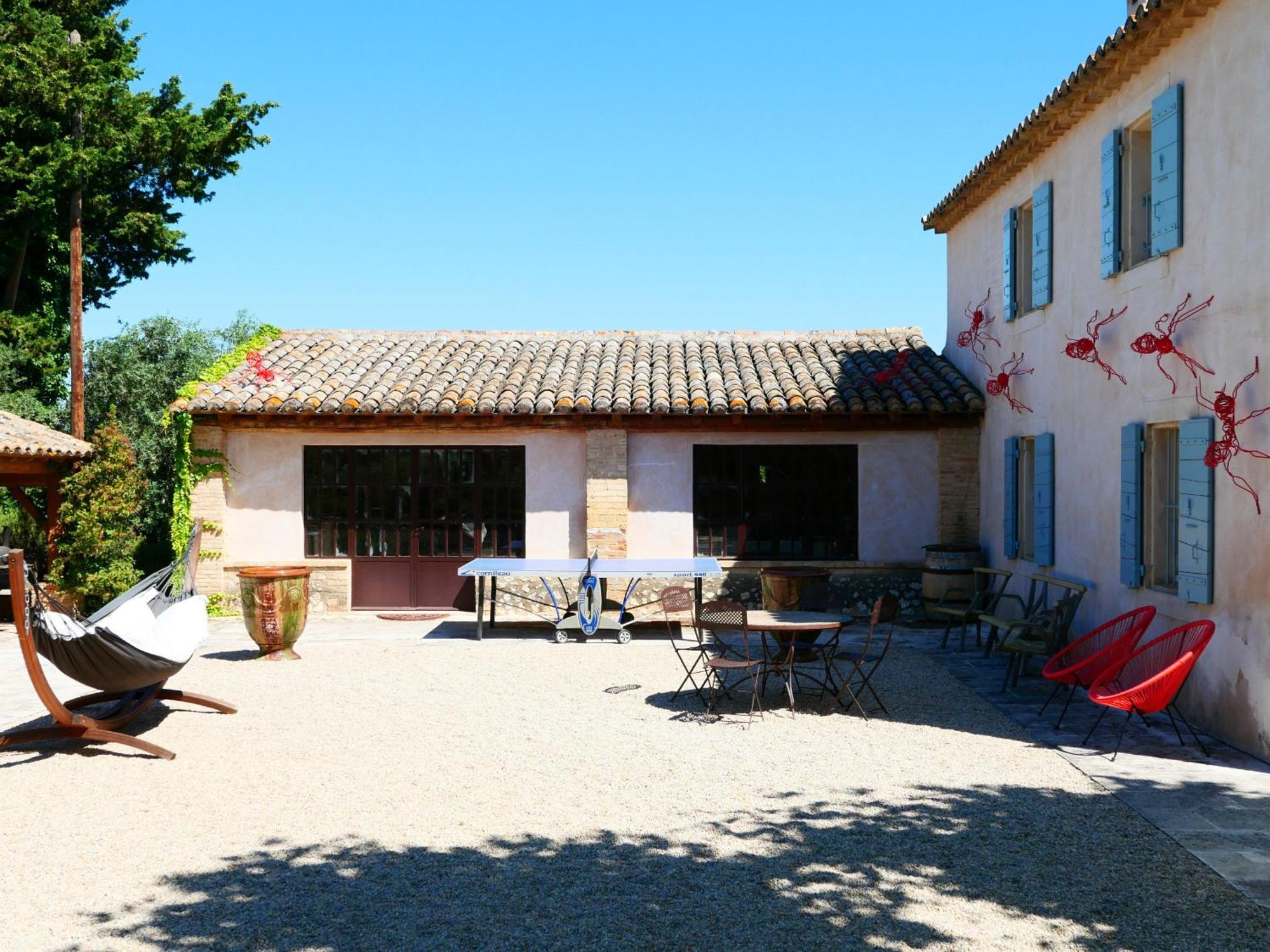 Superbe Mas Provençal 600m2 avec une Superbe Piscine Chauffée et très grand jardin 9000m2, situé au cœur du Luberon en campagne proche de L'Isle sur la Sorgue, 12 personnes, LS2-17 FIGNOULADO Cavaillon Extérieur photo